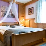Scharfegger's Raxalpenhof - Zuhause Am Land 4*