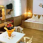 Scharfegger's Raxalpenhof - Zuhause Am Land 4*