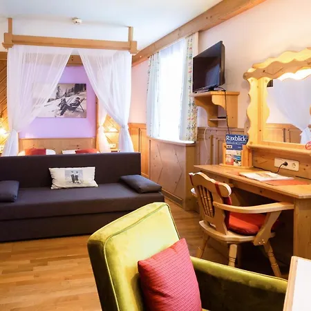 Hotel Scharfegger's Raxalpenhof - Zuhause Am Land 4*