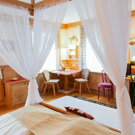 Hotel Scharfegger's Raxalpenhof - Zuhause Am Land